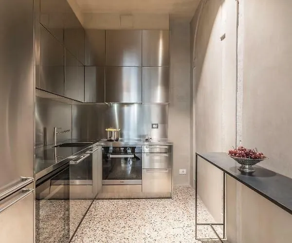 Exquisite Pied-a-terre With Balcony And Canal View Διαμέρισμα Βενετία