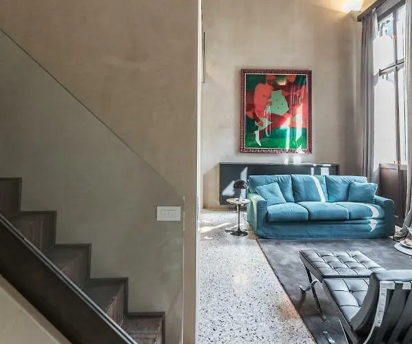 Exquisite Pied-a-terre With Balcony And Canal View *