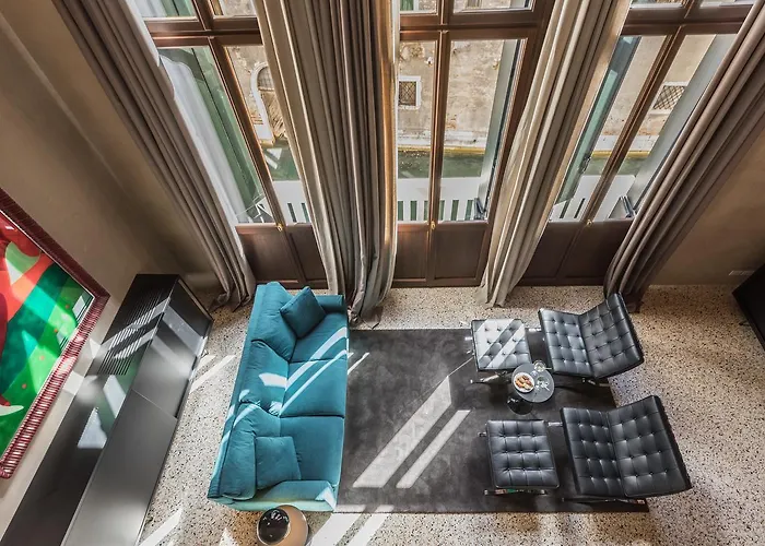 Exquisite Pied-a-terre With Balcony And Canal View *